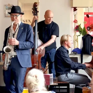 Foto van Arthur Heuwekemeijer Trio voor optreden van Red Light Jazz